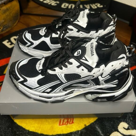 Balenciaga Runners black/white (size 9 men) - Picture 3 of 6